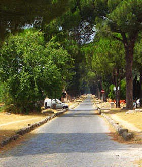 Nigel_road-outside-of-Rome